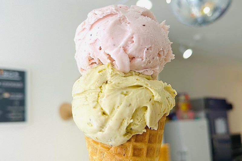 新的迪斯科主题冰淇淋咖啡馆在皇后西区开业
